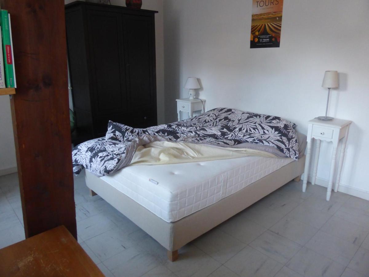 Studio calme au coeur de Tours Extérieur photo
