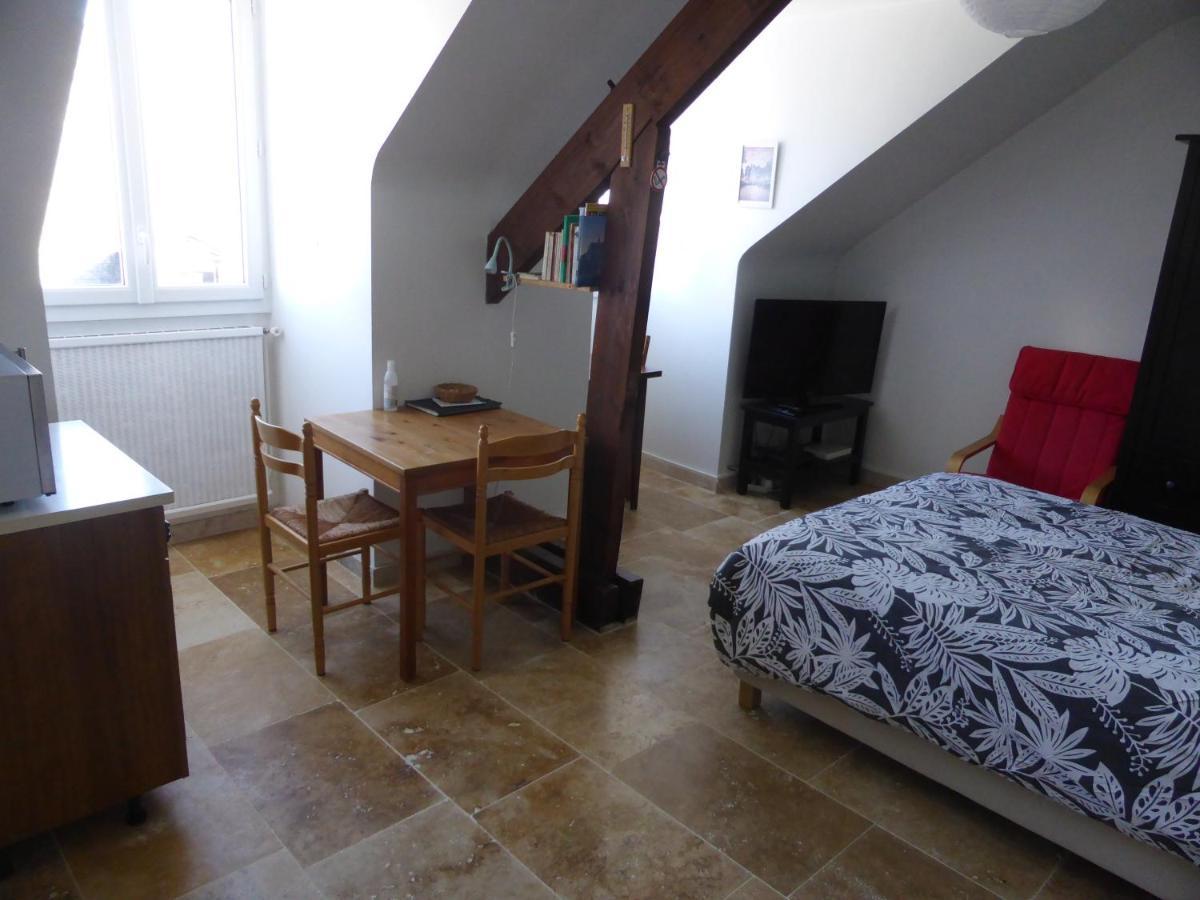 Studio calme au coeur de Tours Extérieur photo